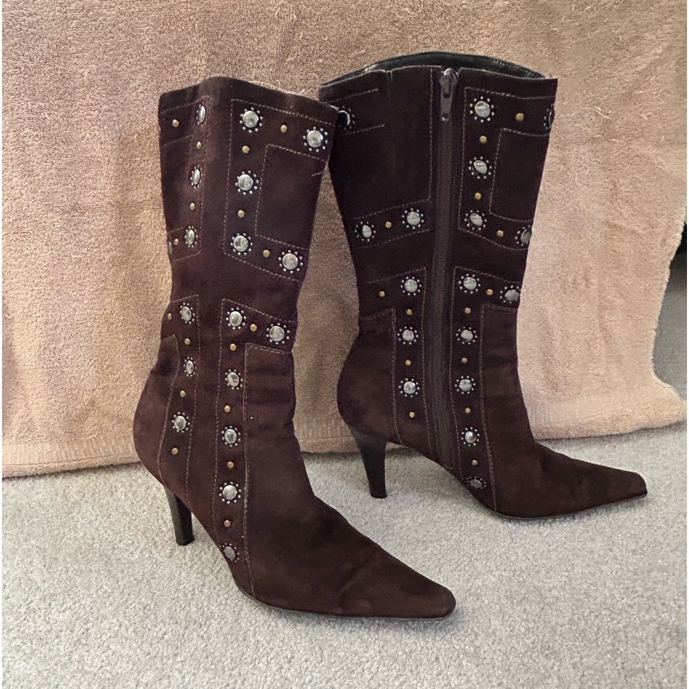 Brown  suede boots by Antonio Milani 7 1/2